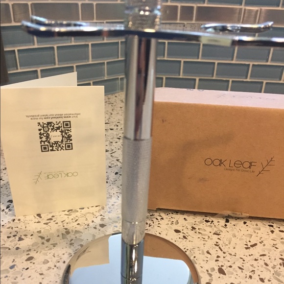 Oak Leaf men’s chrome razor and brush holder - Picture 2 of 3